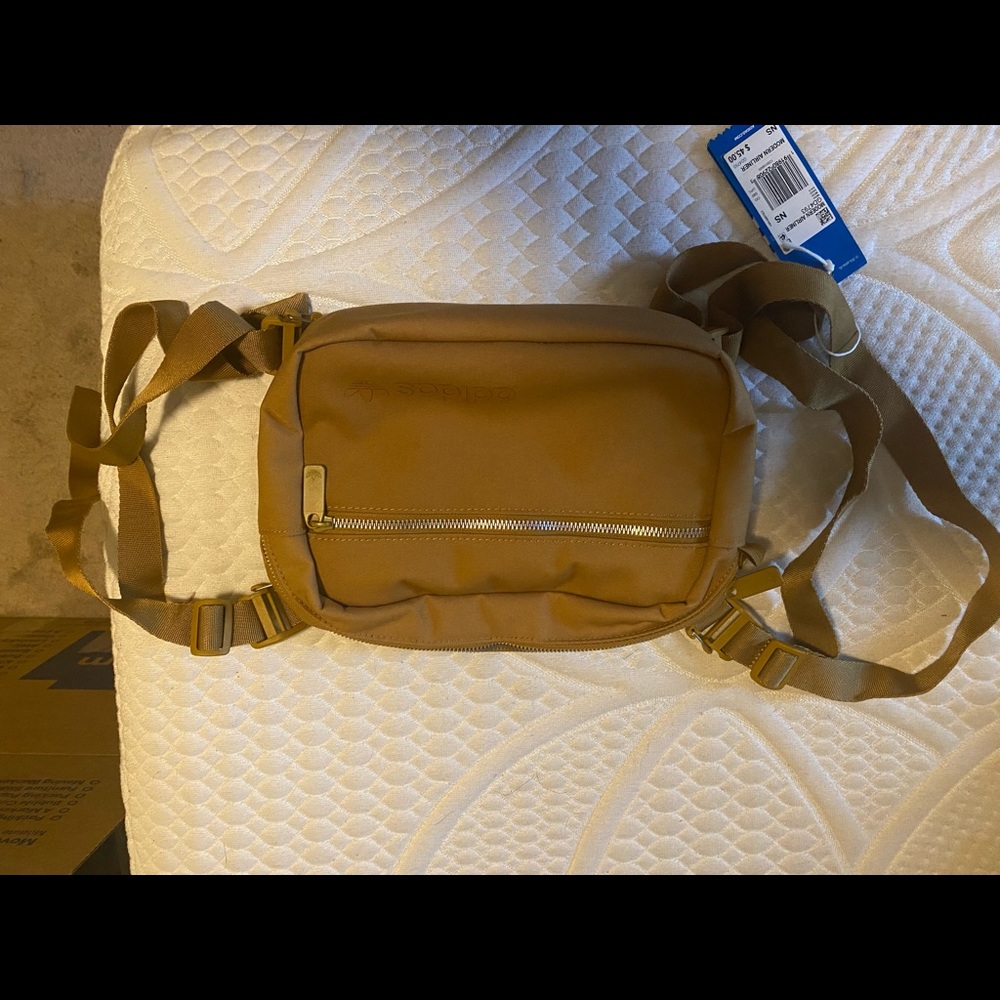 Adidas slim backpack